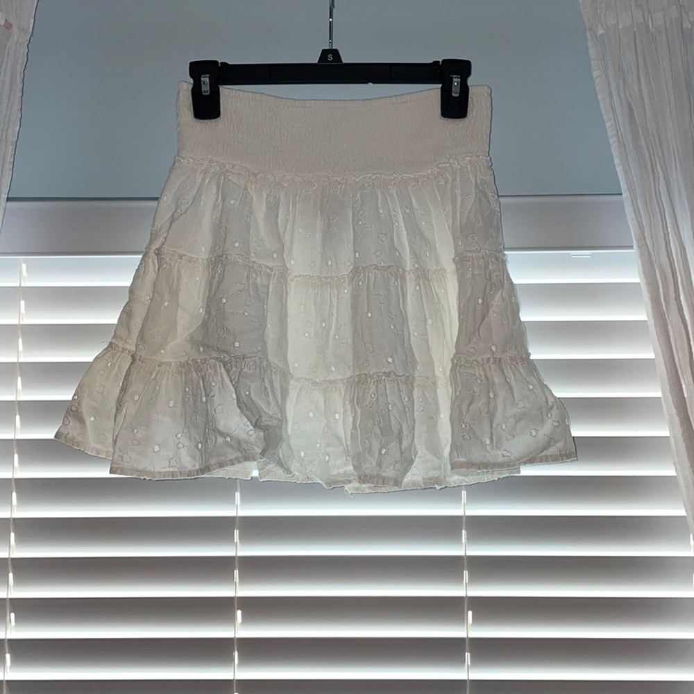 American eagle skirt, size s.